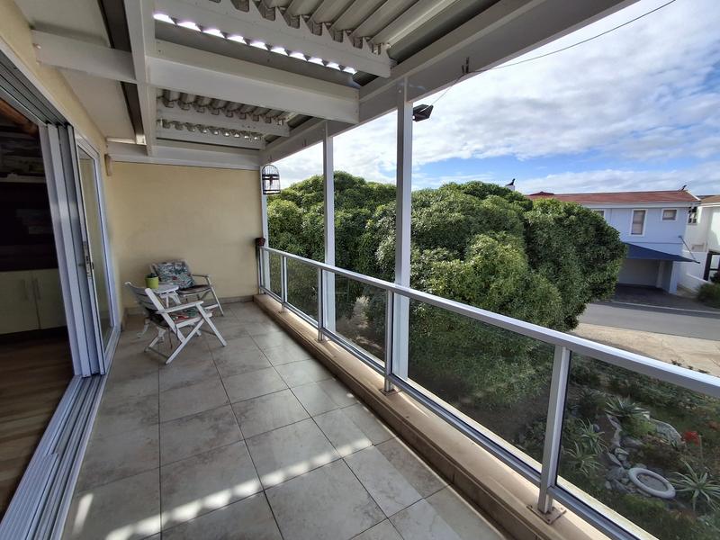 3 Bedroom Property for Sale in Hannasbaai Western Cape
